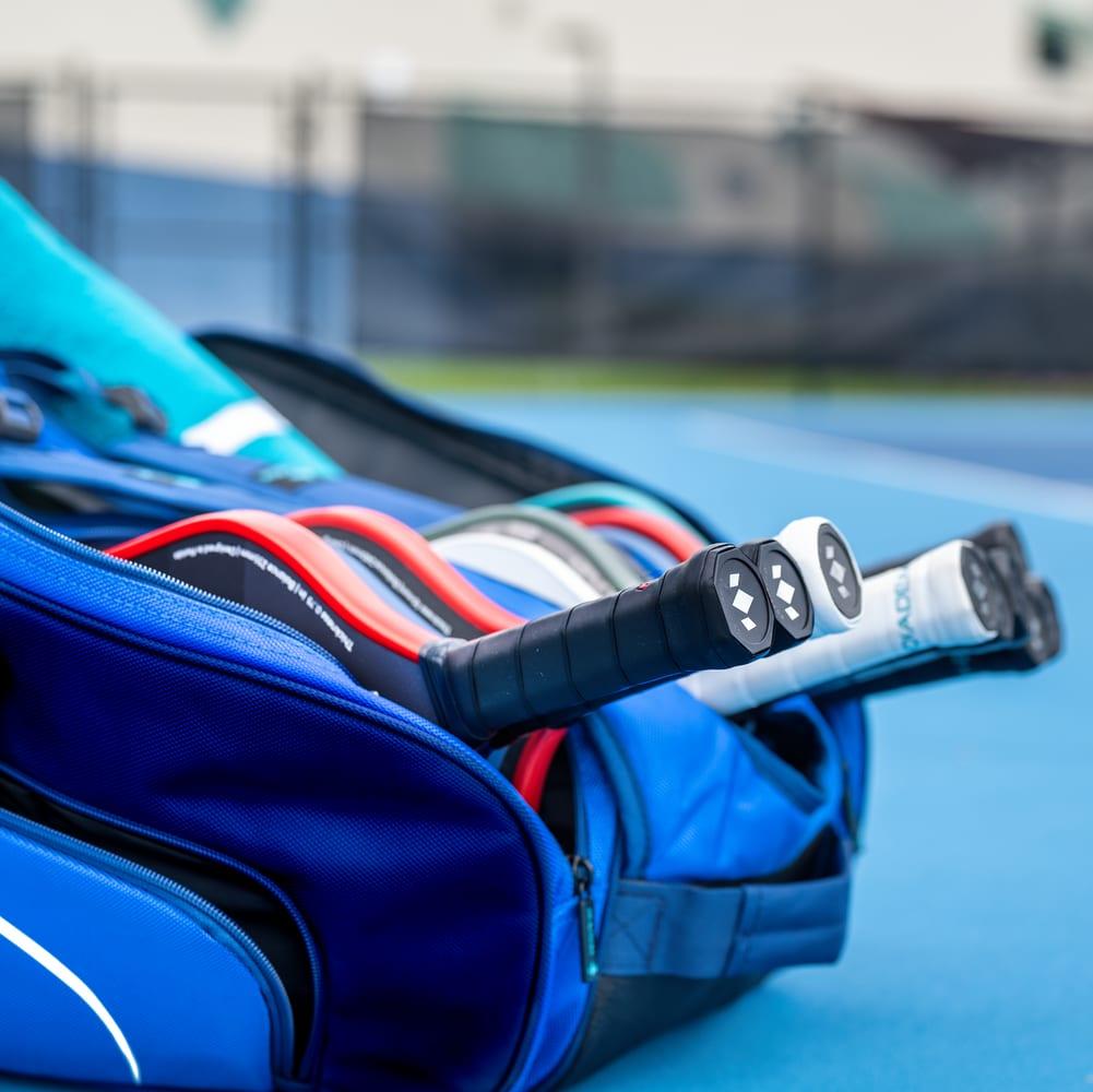 A Diadem paddle bag on court
